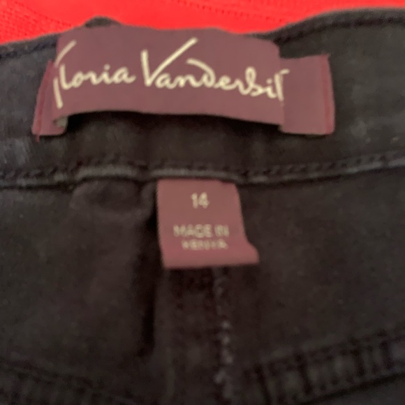 Womens black Gloria Vanderbilt jeans. soft and comfortable. - Picture 2 of 4